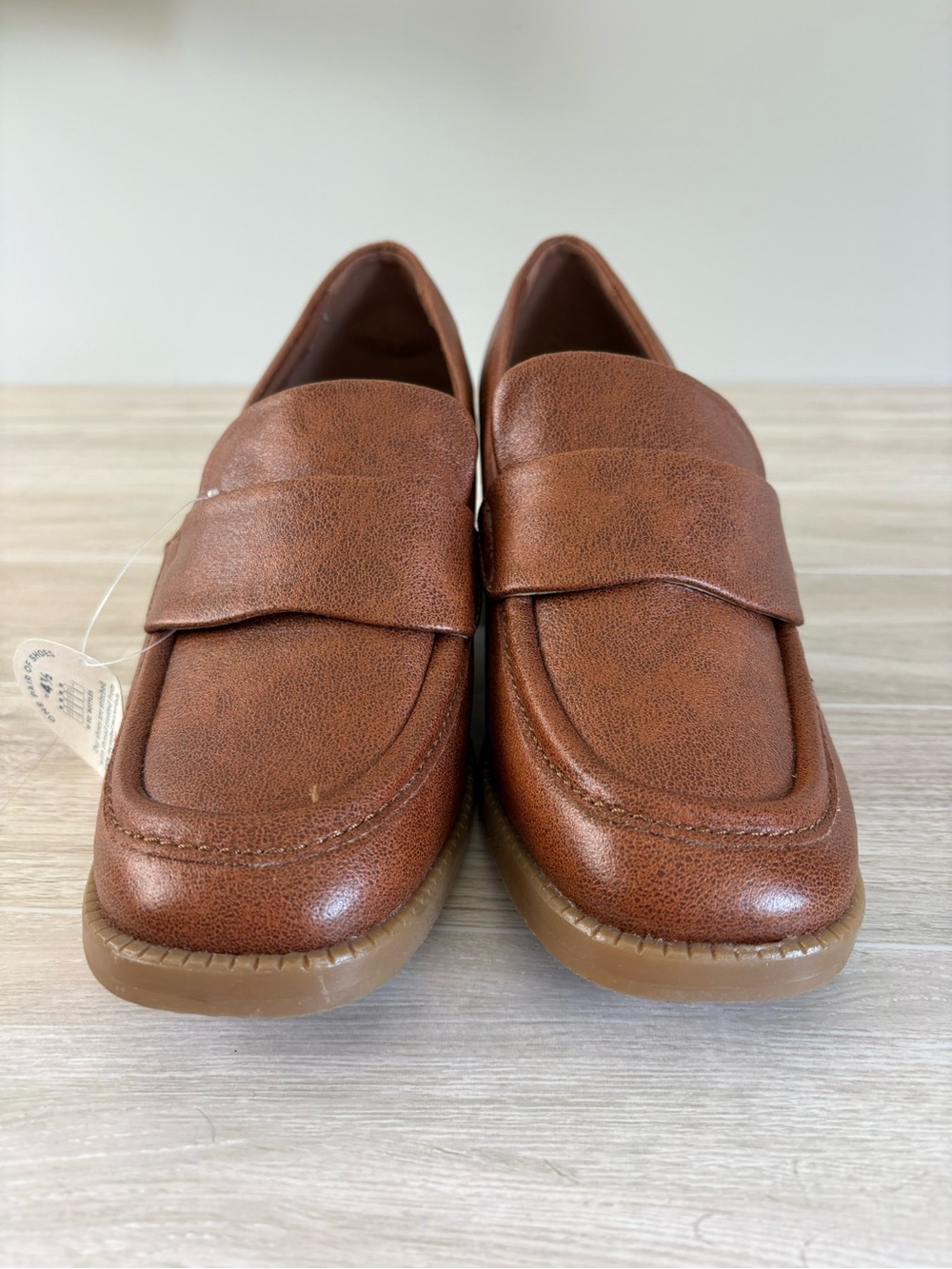 Baretraps Women's Accord Penny Loafers Auburn Chunky Heel Size 8M EUC Comfort - Picture 3 of 9